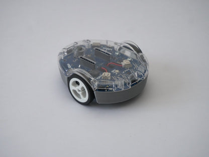 Eliobot Maker en action avec une coque transparente